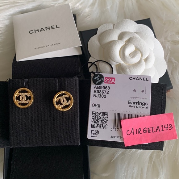 Chanel CC Stud Crystal Earrings - Picture 4 of 10